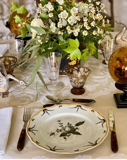 <b>Verdure</b><br>Stemless Red in Taupe