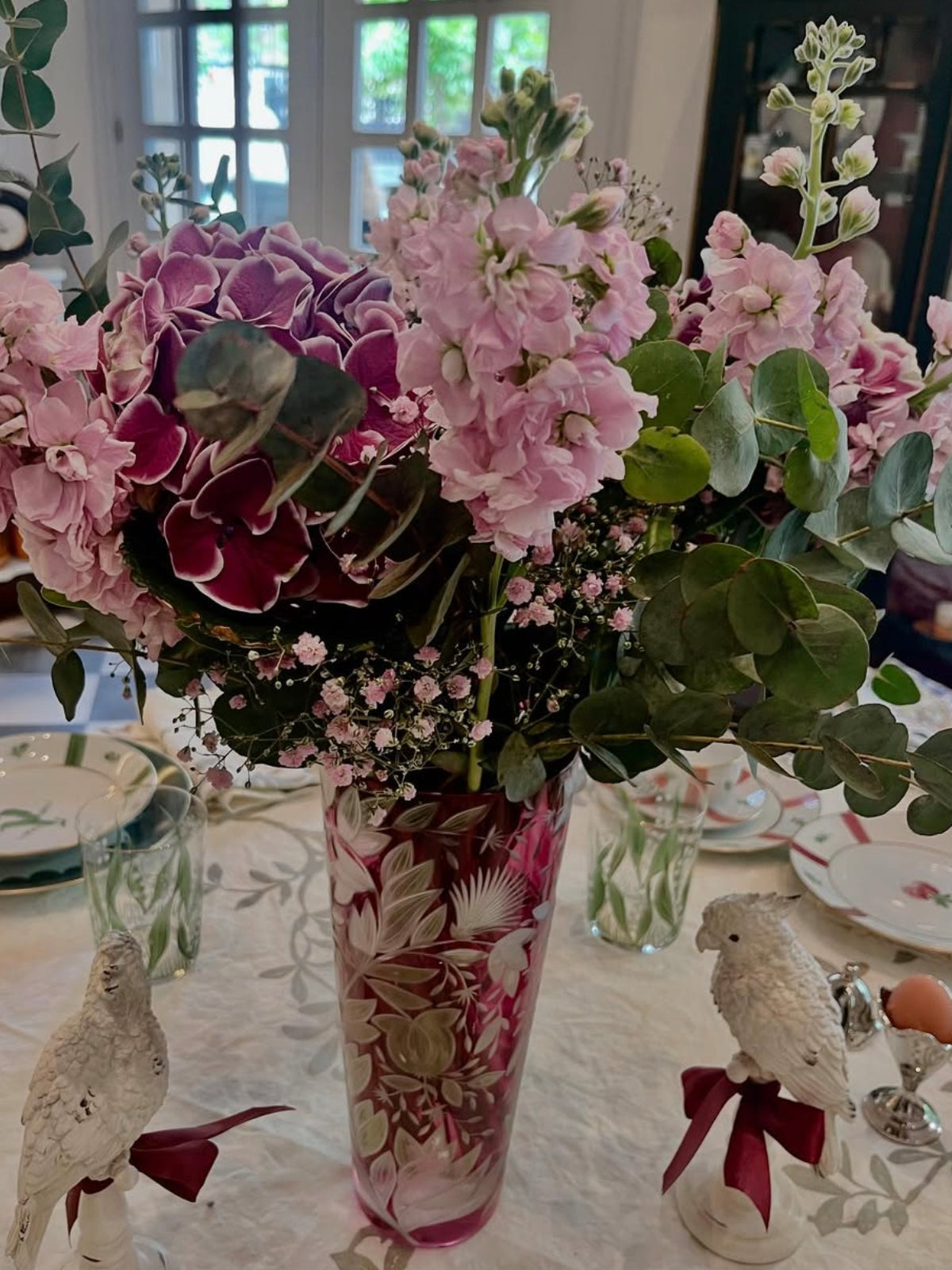 <b>Verdure</b><br>Large Vase in Fuchsia